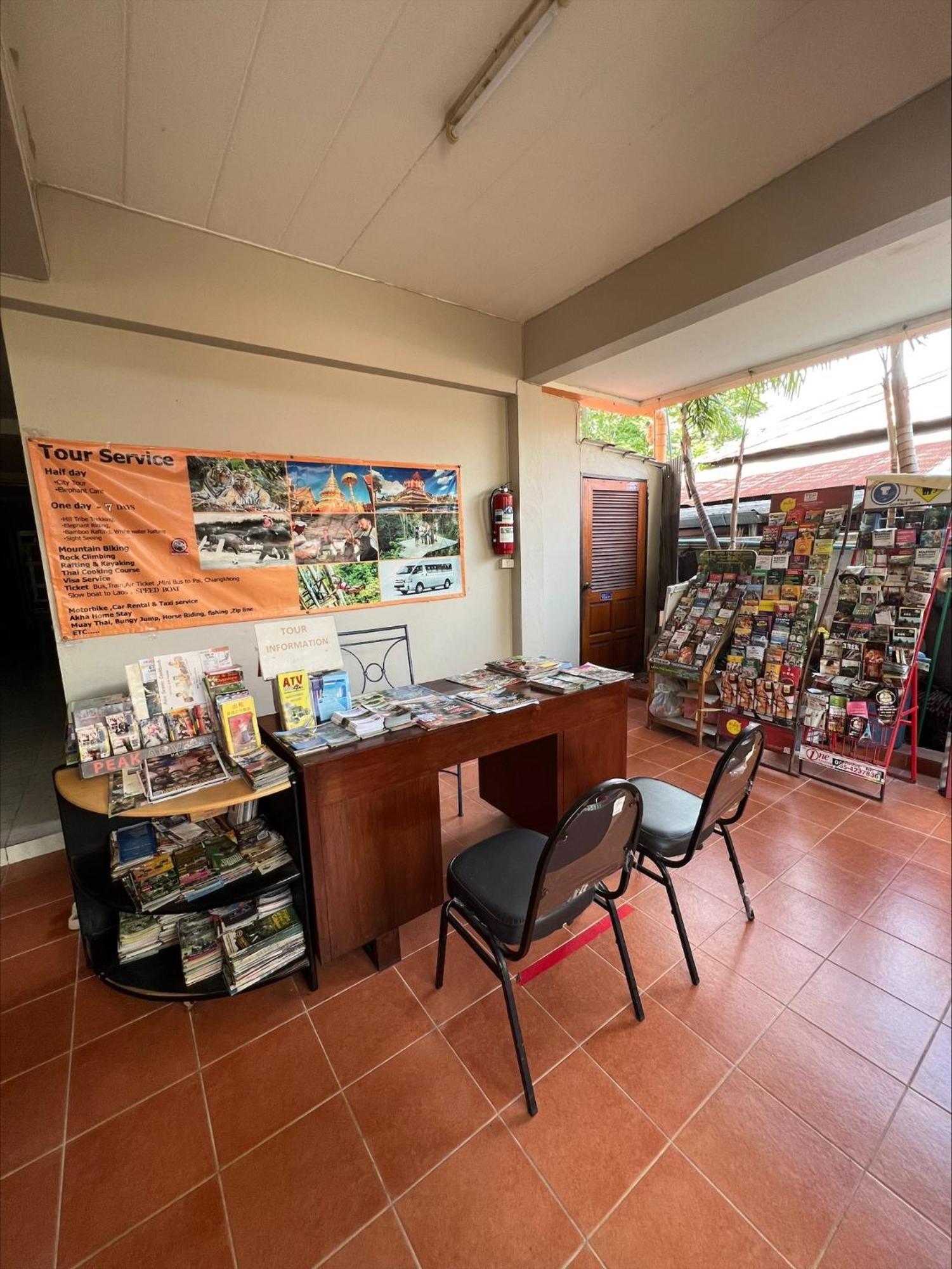 Jj Guesthouse Chiang Mai Buitenkant foto